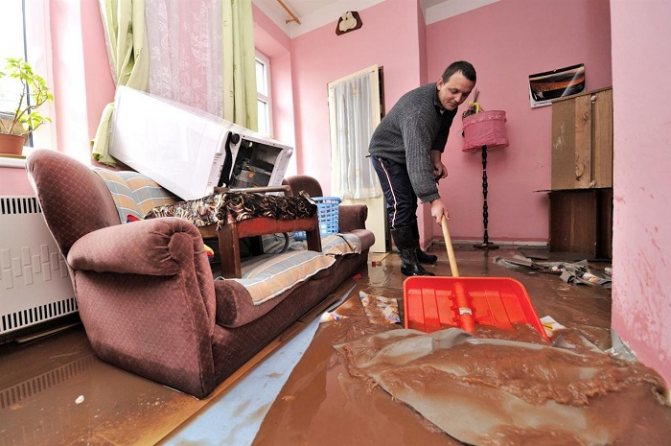 Что делать если квартиру затопили?